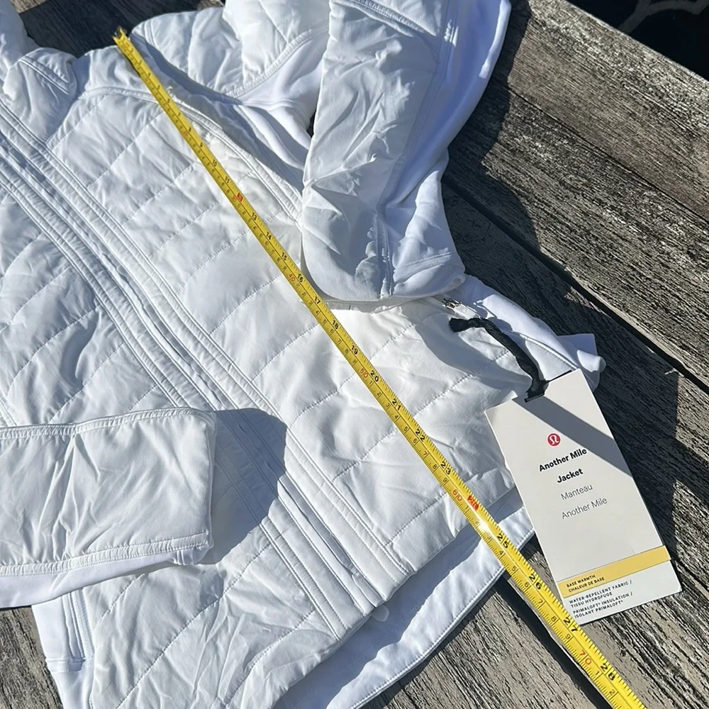 Lululemon Another Mile Jacket White size 6 NWT $228 - Picture 3 of 8